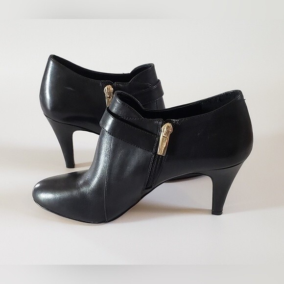 Vince Camuto Vonilesa Women's Black Leather Boot With Gold Buckle Size 8 - Picture 5 of 11